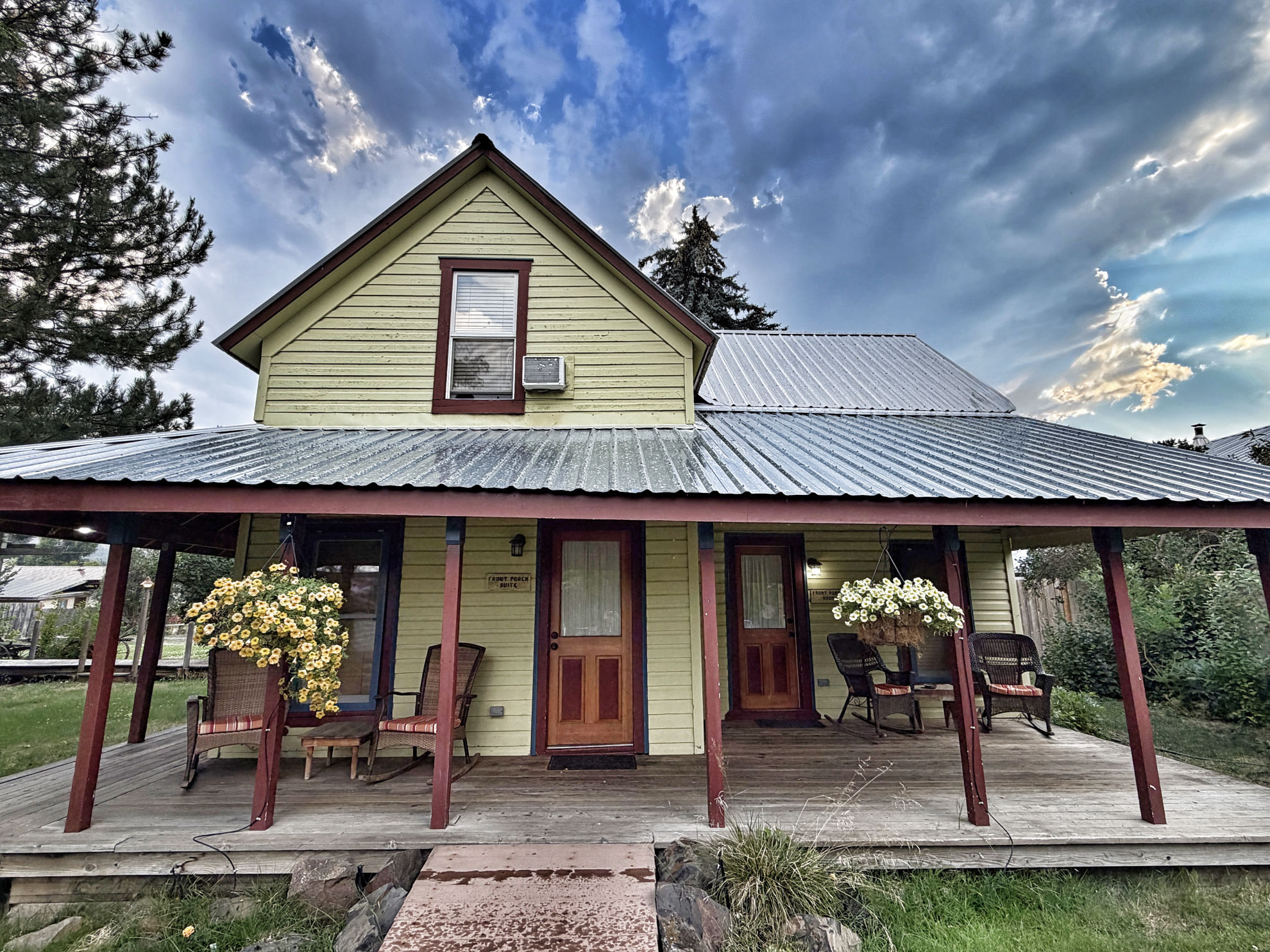 Pine Valley Lodge - Slide 2